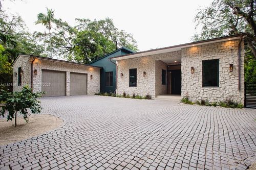 2931 Emathla St, Miami, FL, 33133-3222 | Card Image