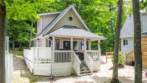 {{alt}} | Card Image