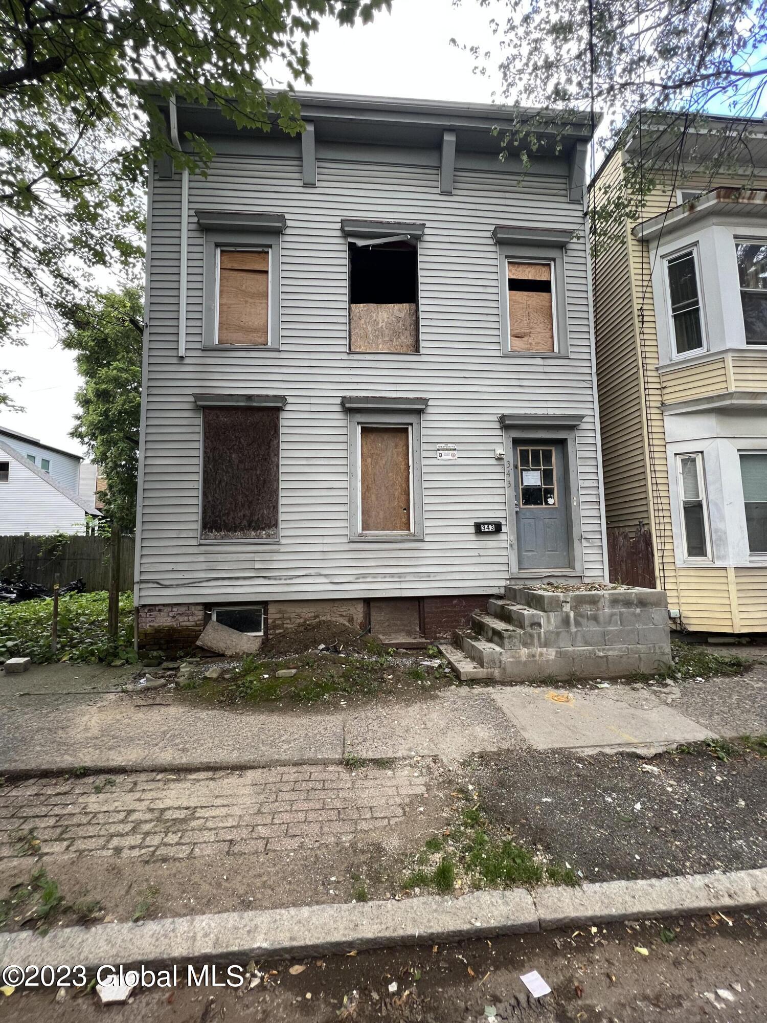 1st St, Albany, NY 12206