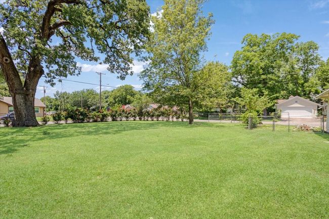 Plenty of room for a patio, pool, garden, use your imagination! | Image 28