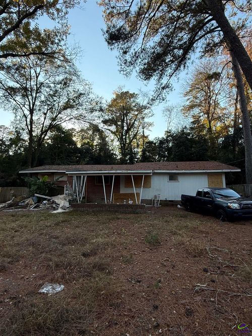 676 Pierce Ave, Macon, GA, 31204-1632 | Card Image