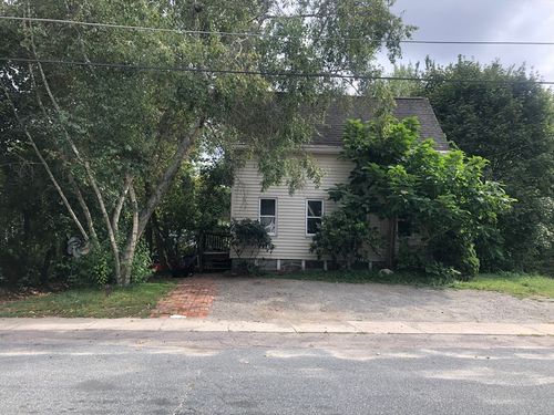 96 Cherry St, Whitman, MA, 02382-2110 | Card Image