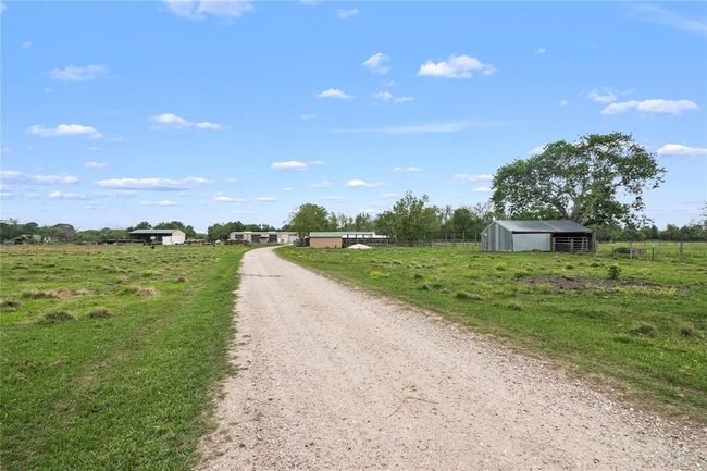 9474 Fm 524 Rd, Home with 5 bedrooms, 5 bathrooms and 3 parking in Sweeny TX | Image 44