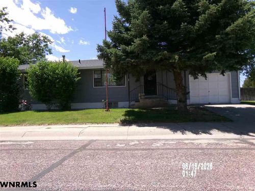 802 9th Ave, Scottsbluff, NE, 69361-3784 | Card Image