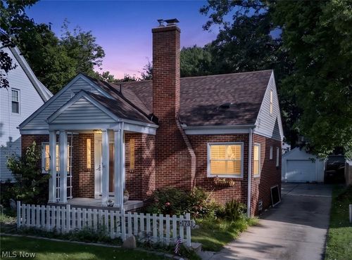1731 Broad Blvd, Cuyahoga Falls, OH, 44223-1911 | Card Image