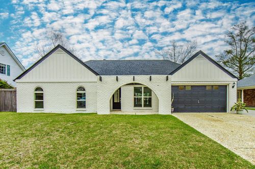 228 Lake Crescent Cir, Houma, LA, 70360-7909 | Card Image