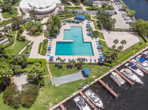 apt-703-600 Three Islands Blvd, Hallandale Beach, FL, 33009-7800 | Card Image