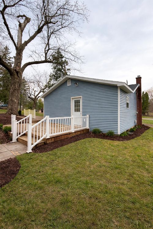 128 Marion St, Hillsdale, MI, 49242-1439 | Card Image