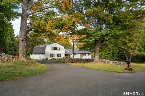 3 Grand Pl, Newtown, CT, 06470-2113 | Card Image