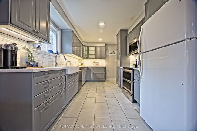 26 Scribner Crt, House other with 4 bedrooms, 3 bathrooms and 4 parking in Brampton ON | Image 17
