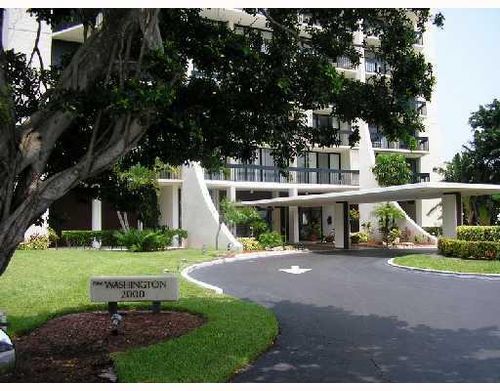 2006-2000 Presidential Way, West Palm Beach, FL, 33401-1515 | Card Image