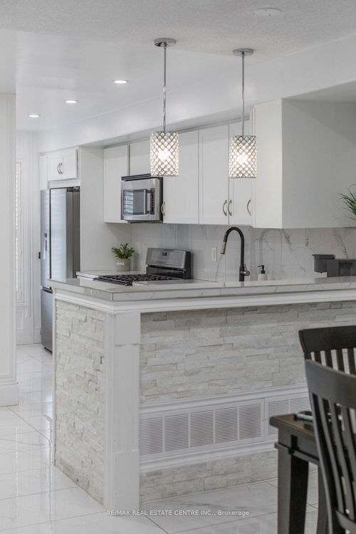 17-2774 King St E, Hamilton, ON, L8G1J4 | Card Image