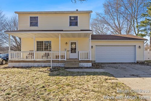 475 Harrison St, Coopersville, MI, 49404-1135 | Card Image