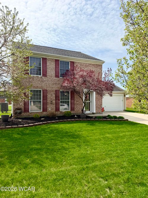 313 Cottonwood Dr, Wapakoneta, OH, 45895-9304 | Card Image