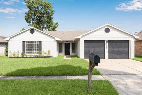 2506 Colonial Ridge Dr, Friendswood, TX, 77546-2610 | Card Image