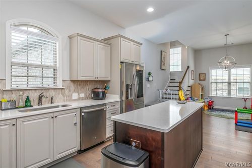 9290 Crescent Lodge Cir, Pike Road, AL, 36064-2583 | Card Image