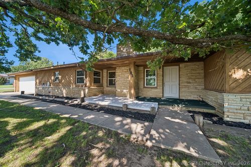 102 Country Club Rd, Ada, OK, 74820-4319 | Card Image