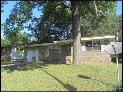 131 Farmere Cir, North Little Rock, AR, 72118-4143 | Card Image