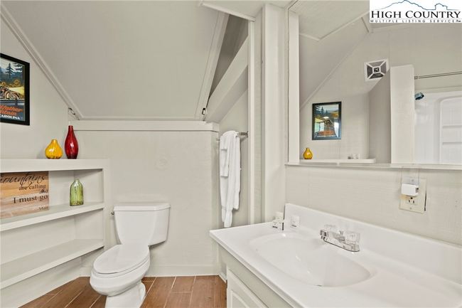 104 Longview Ct, House other with 2 bedrooms, 3 bathrooms and null parking in Seven Devils NC | Image 29