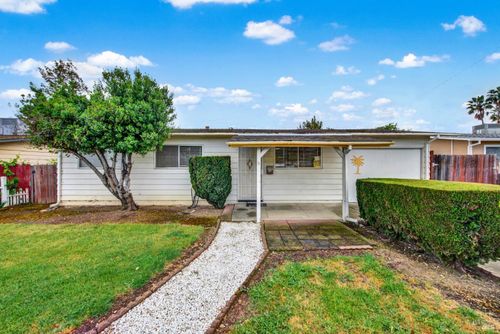 499 Apple Tree Ln, Fairfield, CA, 94533-3206 | Card Image