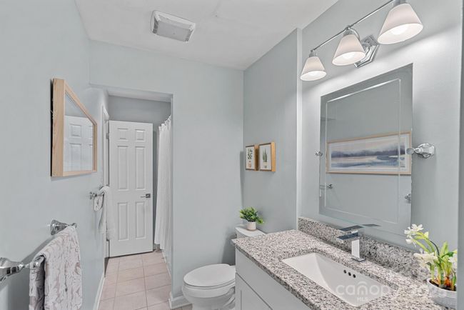 APT-5 - 3308 Selwyn Farms Ln, Condo with 2 bedrooms, 2 bathrooms and null parking in Charlotte NC | Image 4