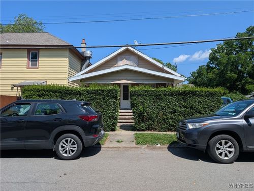 4 Bristol Ave, Lockport, NY, 14094-2619 | Card Image