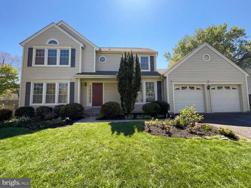 13907 Castle Ct, CHANTILLY, VA, 20151-2216 | Card Image