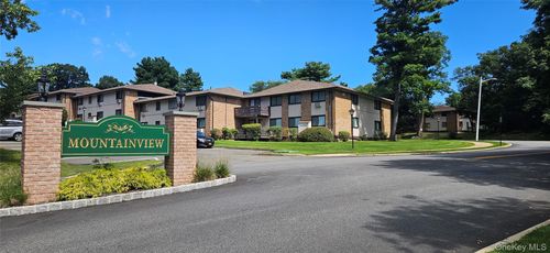711 Sierra Vista Ln, Valley Cottage, NY, 10989-2718 | Card Image
