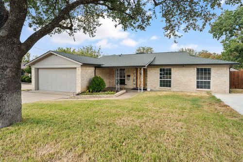 2100 Rockmoor Dr, Edgecliff Village, TX, 76134-1836 | Card Image