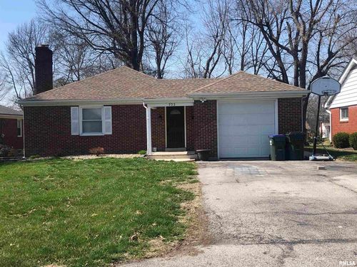 703 Waterloo Dr, Waterloo, IL, 62298-1048 | Card Image