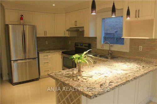 51 Topham Cres, Richmond Hill, ON, L4C9H2 | Card Image