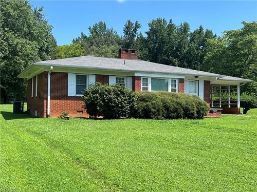 3603 Edgewood Dr, Greensboro, NC, 27406-9050 | Card Image