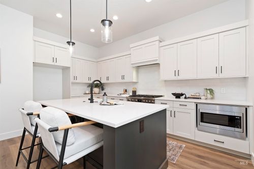 724 S Calhoun Ln, Star, ID, 83669-1165 | Card Image