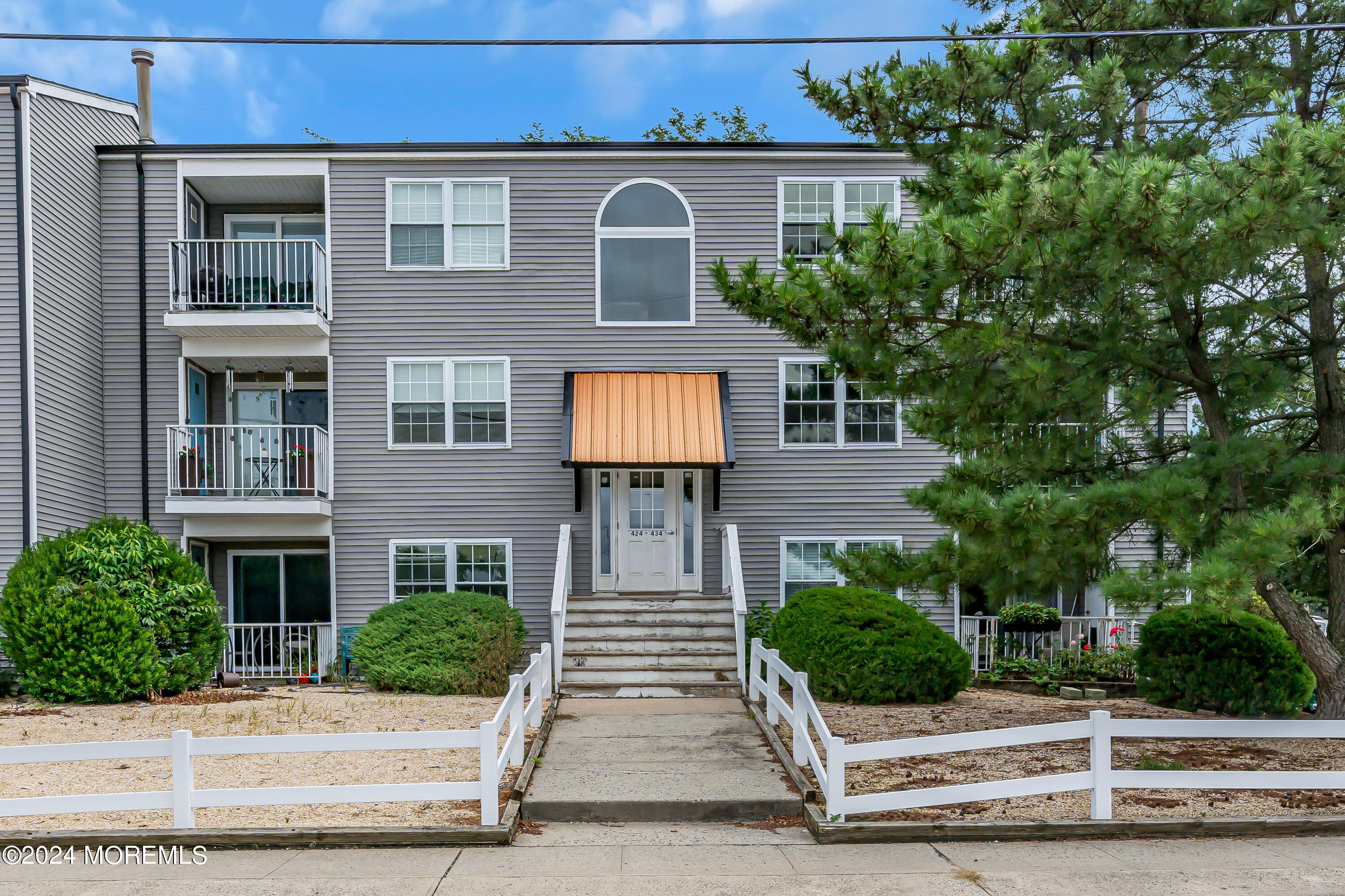 Beachway Ave, Keansburg, NJ 07734