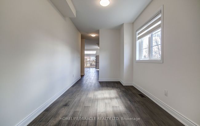 28 Yvonne Dr, House attached with 3 bedrooms, 4 bathrooms and 1 parking in Brampton ON | Image 6