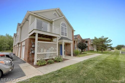 51592 Stern Ln, Chesterfield, MI, 48051-2346 | Card Image