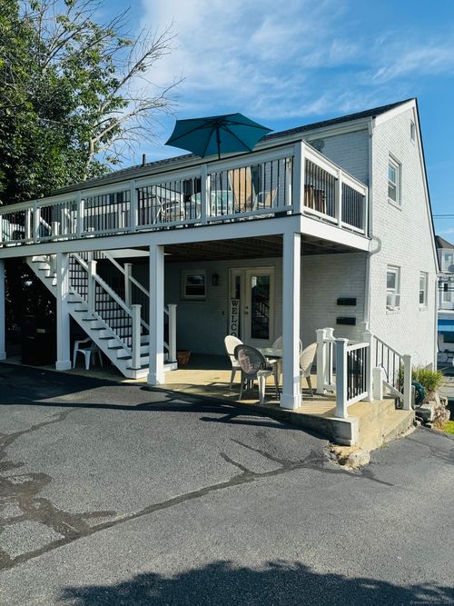 249 Pequot Ave, New London, CT, 06320-4600 | Card Image