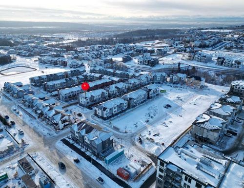 102-2231 81 St Sw, Calgary, AB, T3H3V8 | Card Image