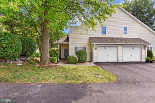 530 Brighton Pl, Mechanicsburg, PA, 17055-5484 | Card Image