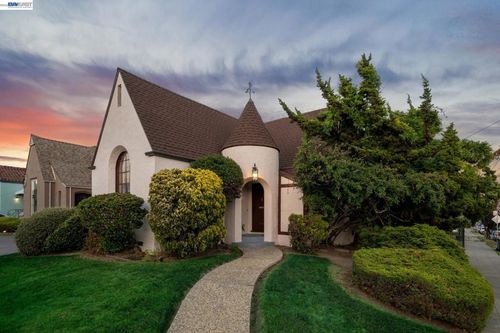 2600 55th Ave, Oakland, CA, 94605-1011 | Card Image