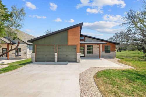 420 Bedford Dr, Spicewood, TX, 78669-3268 | Card Image