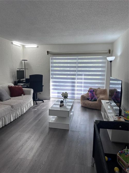 105-8794 Sw 12th St, Miami, FL, 33174 | Card Image