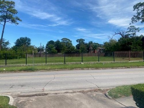 3221 N Macgregor Way, Houston, TX, 77004-7803 | Card Image