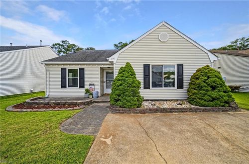 2141 Bloomsbury Ln, Virginia Beach, VA, 23454-5001 | Card Image
