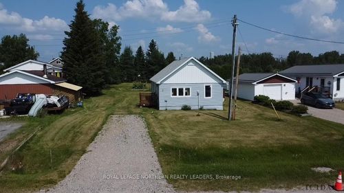 7 Albert St, Porquis Junction, ON, P0N1E0 | Card Image
