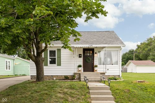 325 E Michigan St, Fortville, IN, 46040-1041 | Card Image