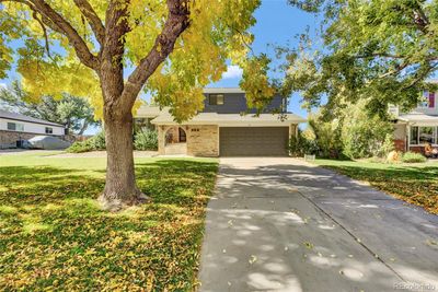 Beautiful tri-level on almost half an acre | Image 1