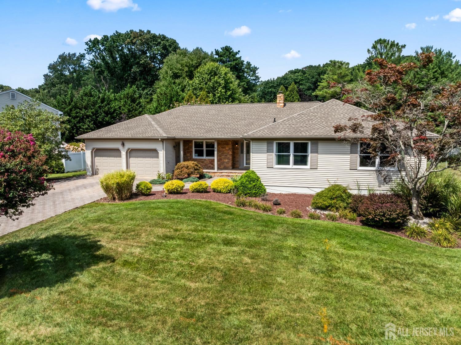 Deer Run Ct, East Brunswick, NJ 08816