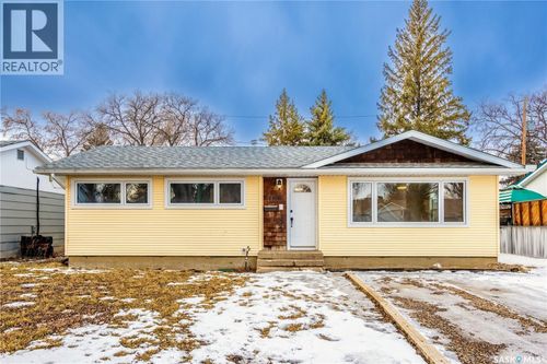 1138 Bogue Ave, Moose Jaw, SK, S6H4M5 | Card Image