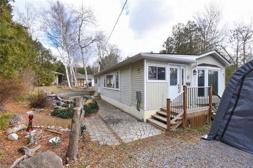 77-1085 Concession Rd 10 W, Freelton, ON, N0B2J0 | Card Image